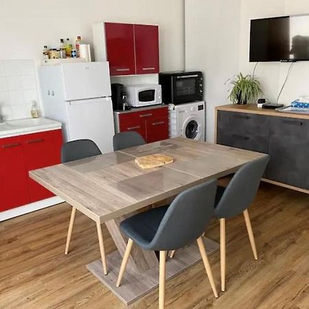 Joli T2 Dans Une Maison De Village 沙托鲁 外观 照片