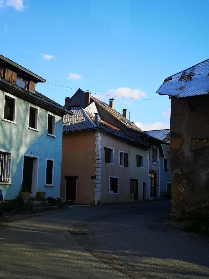 Joli T2 Dans Une Maison De Village 沙托鲁 外观 照片