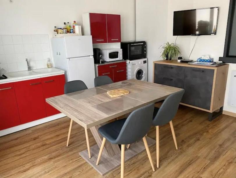 Joli T2 Dans Une Maison De Village 沙托鲁 外观 照片